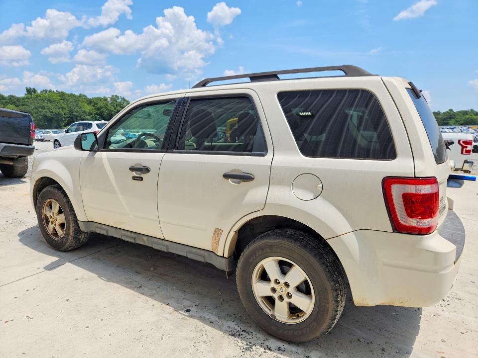 Photo 2 from auction – 2010 FORD ESCAPE with VIN 1FMCU0D74AKA33660