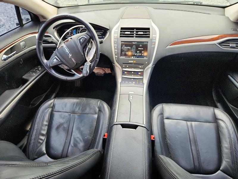 Photo 8 from auction – 2016 LINCOLN MKZ with VIN 3LN6L2LU0GR629730