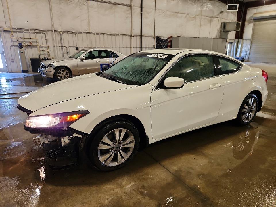 HONDA ACCORD 2011 с VIN 1HGCS1B83BA009502 - Снимка от търг