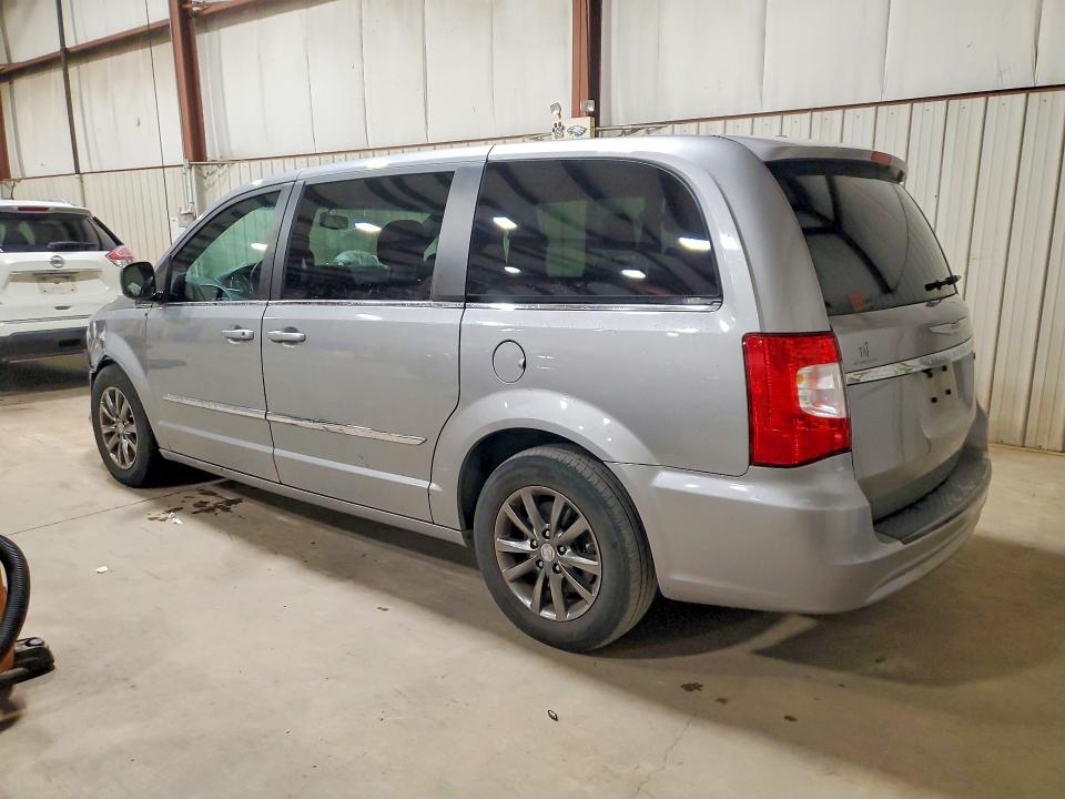 Photo 2 from auction – 2016 CHRYSLER TOWN & COUNTRY with VIN 2C4RC1HG3GR200067