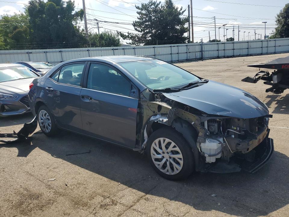 Photo 4 from auction – 2017 TOYOTA COROLLA with VIN 5YFBURHE6HP655489