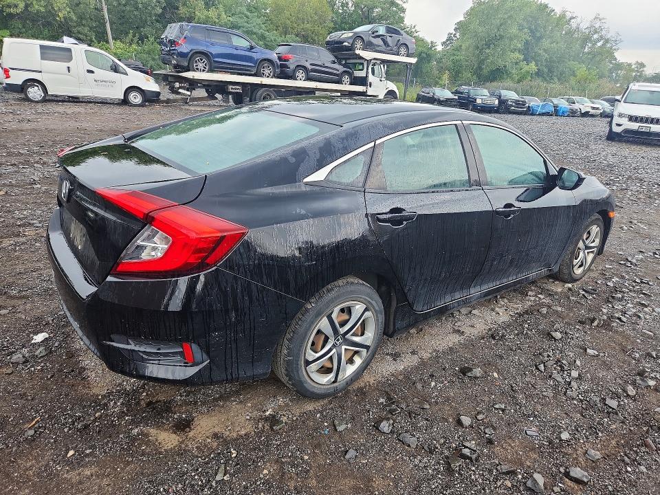 Photo 3 from auction – 2018 HONDA CIVIC with VIN 2HGFC2F57JH585755