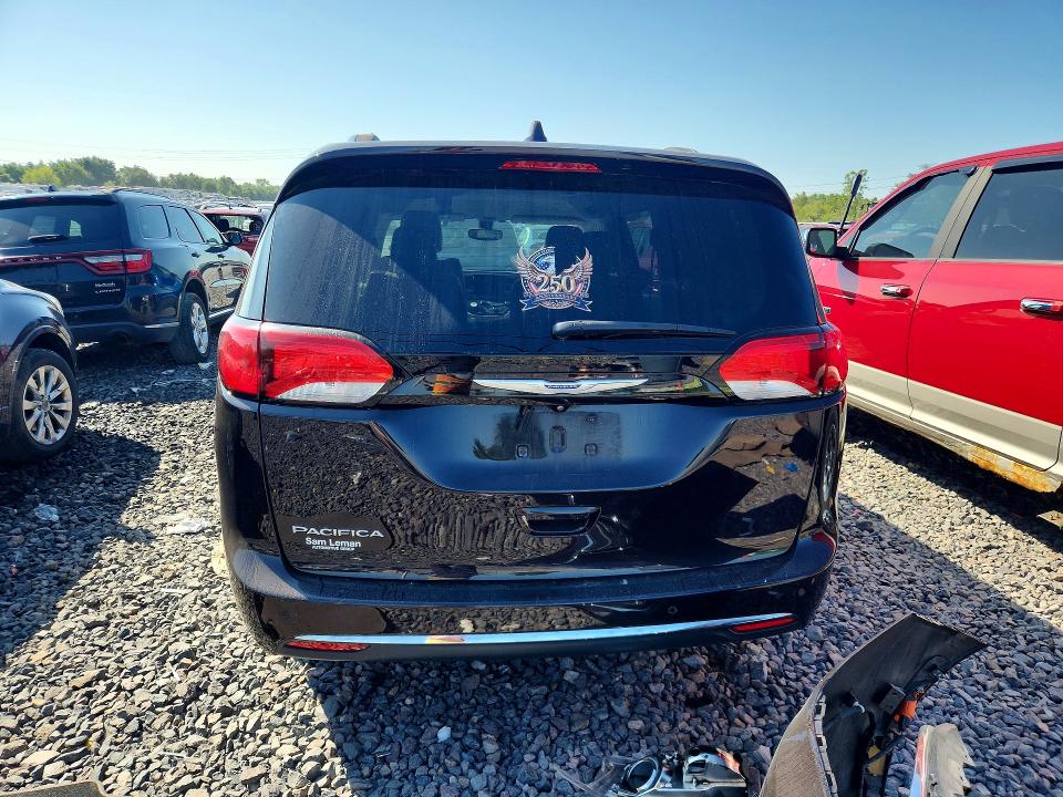 Photo 6 from auction – 2018 CHRYSLER PACIFICA with VIN 2C4RC1EG2JR235209
