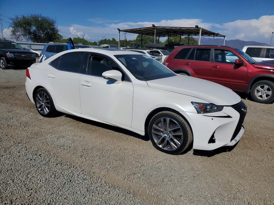 Photo 4 from auction – 2019 LEXUS IS with VIN JTHBA1D24K5094072