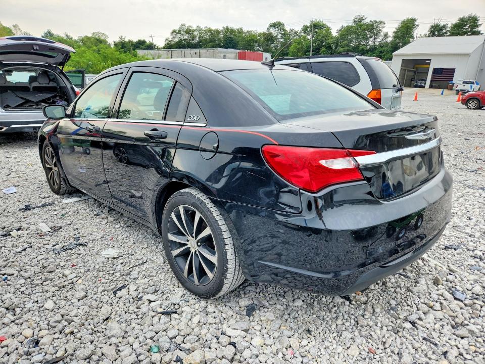 Photo 2 from auction – 2013 CHRYSLER 200 with VIN 1C3CCBCG9DN543580