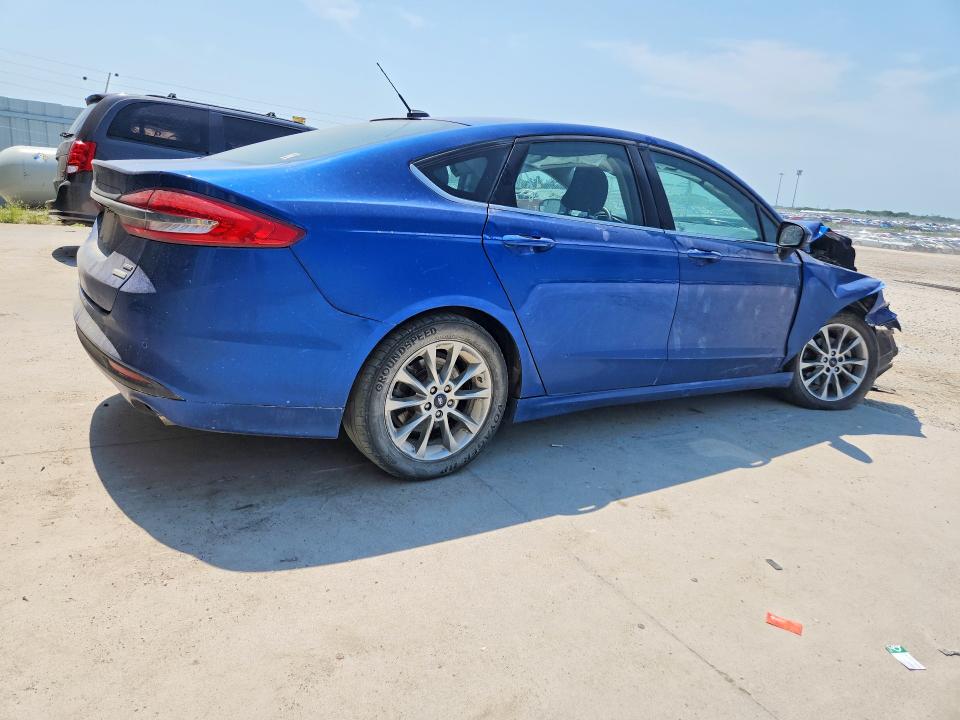 Photo 3 from auction – 2017 FORD FUSION with VIN 3FA6P0HDXHR321395