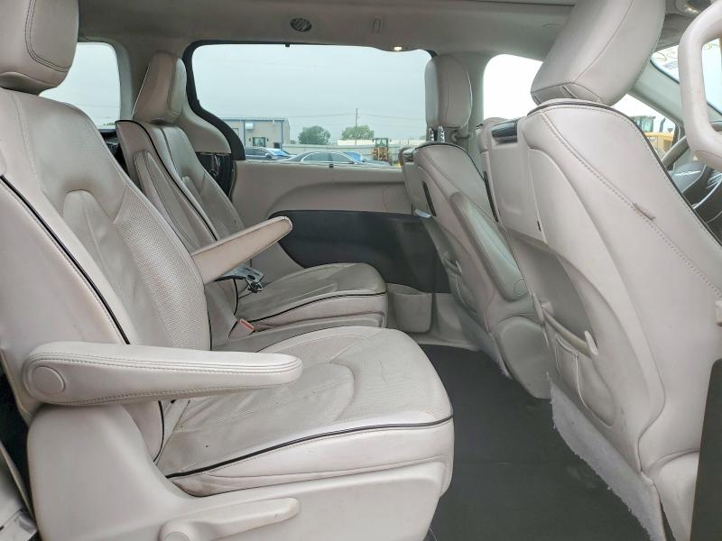 Photo 10 from auction – 2018 CHRYSLER PACIFICA with VIN 2C4RC1N76JR118653