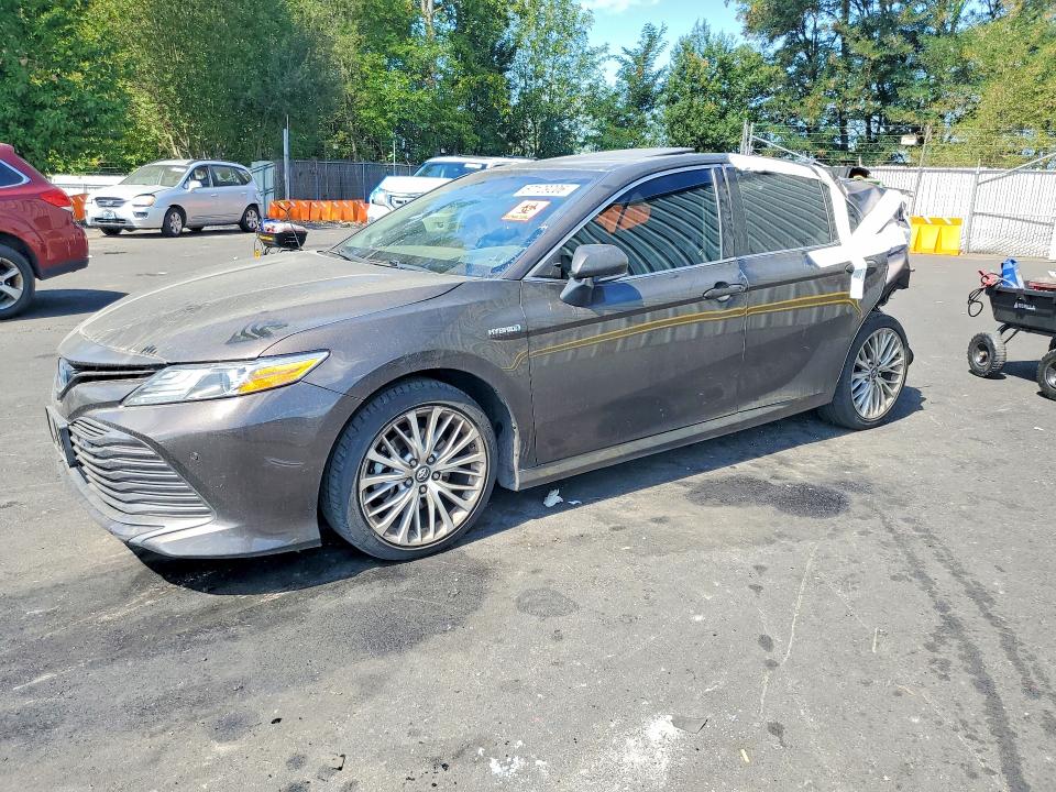 Снимка 1 от търг – 2018 TOYOTA CAMRY HYBRID с VIN 4T1B21HK7JU501360