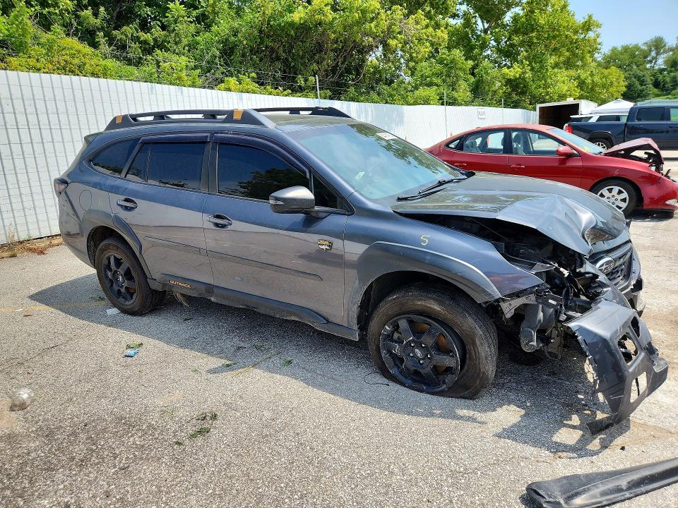 Photo 4 from auction – 2022 SUBARU OUTBACK with VIN 4S4BTGUDXN3163875