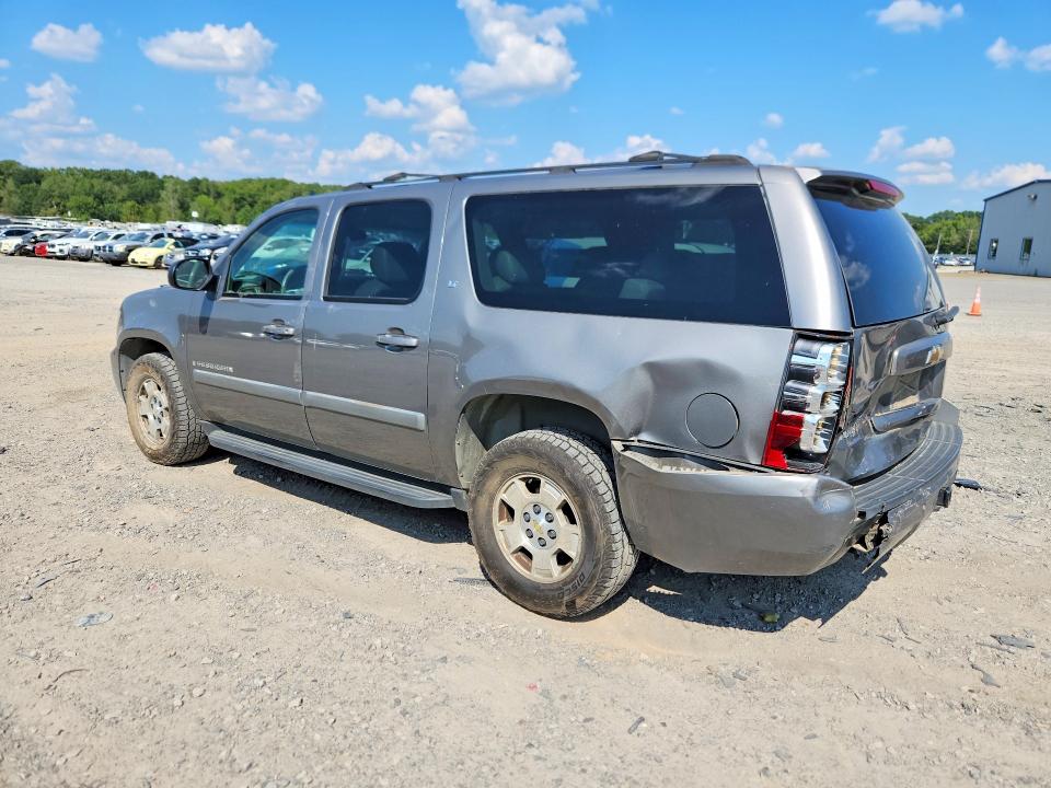 Photo 2 from auction – 2007 CHEVROLET SUBURBAN with VIN 1GNFC16J17J178180