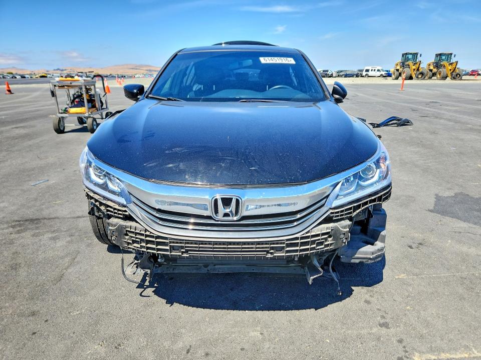 Photo 5 from auction – 2016 HONDA ACCORD with VIN 1HGCR2F56GA197571
