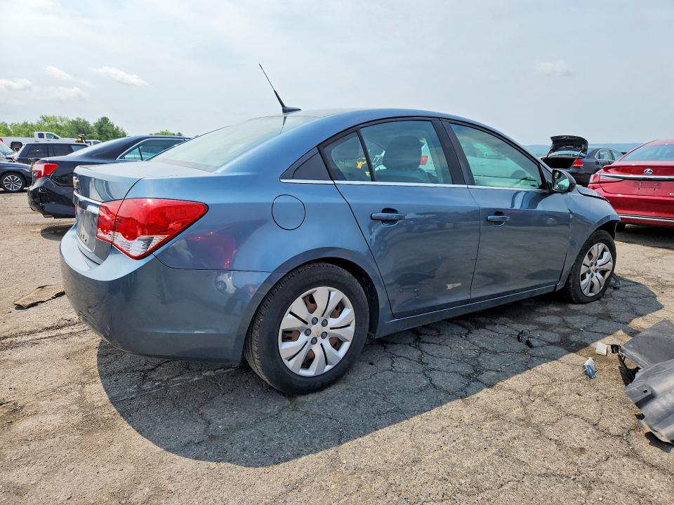 Photo 3 from auction – 2012 CHEVROLET CRUZE with VIN 1G1PC5SH7C7296001