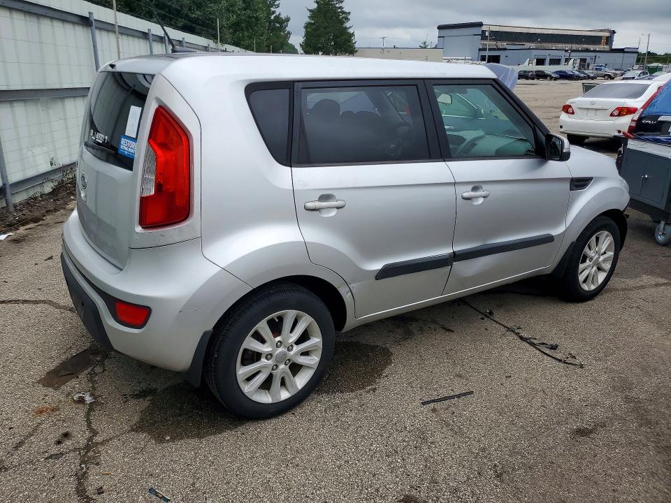 Photo 3 from auction – 2012 KIA SOUL with VIN KNDJT2A60C7388451