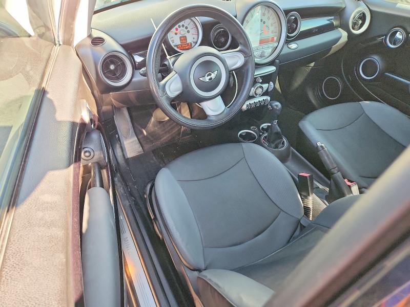 Photo 8 from auction – 2009 MINI COOPER with VIN WMWMF33579TW78309
