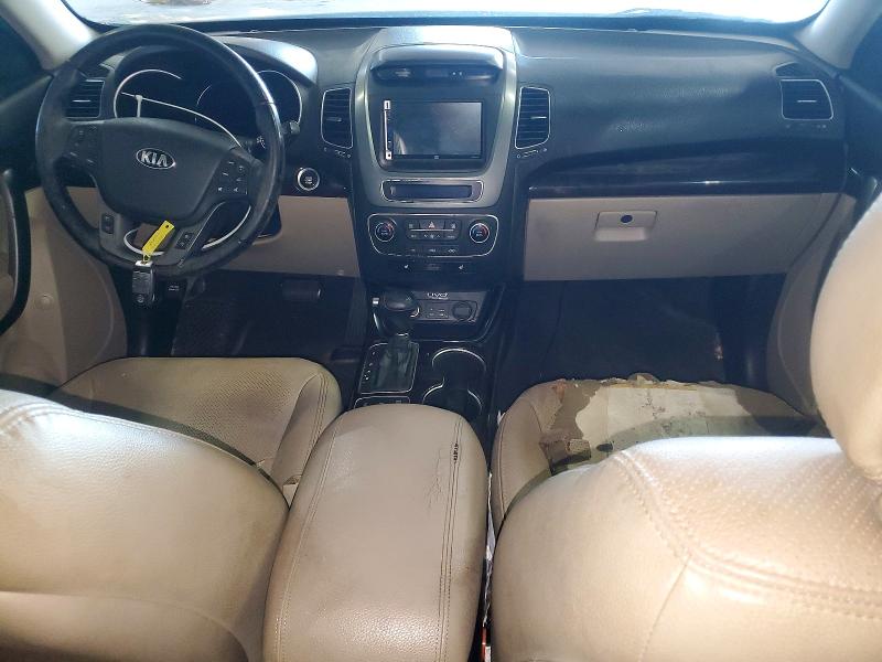 Photo 8 from auction – 2015 KIA SORENTO with VIN 5XYKU4A75FG576203