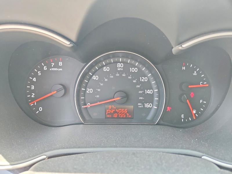Photo 9 from auction – 2015 KIA SORENTO with VIN 5XYKT3A65FG558935