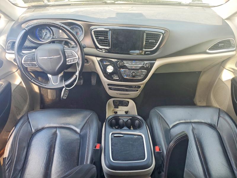 Photo 8 from auction – 2017 CHRYSLER PACIFICA with VIN 2C4RC1EG9HR756907