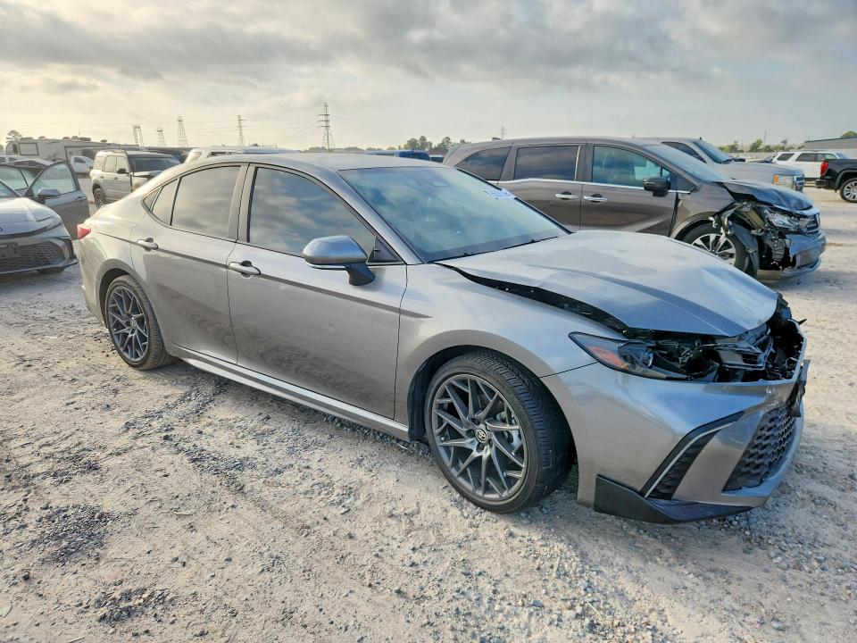 Photo 4 from auction – 2026 TOYOTA CAMRY with VIN 4T1DAACK7TU697869