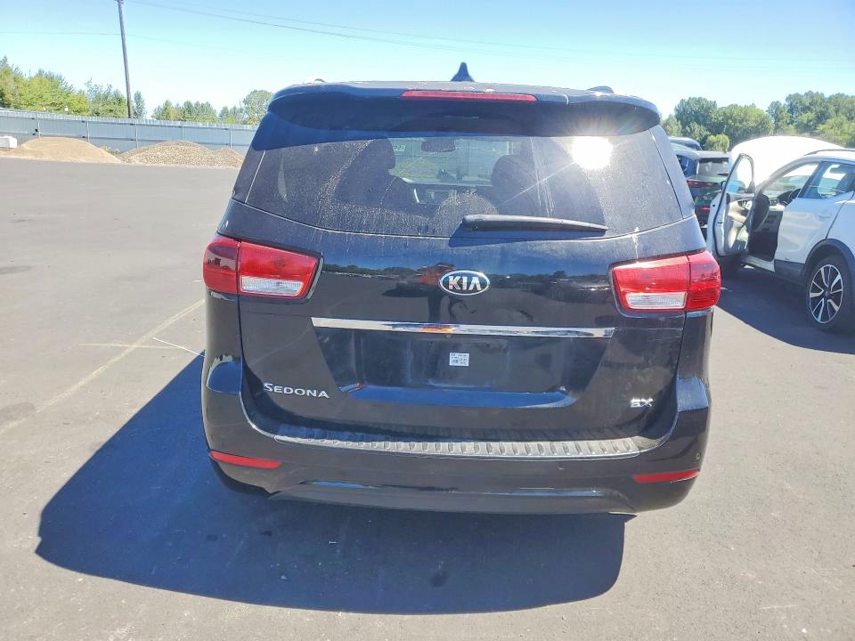 Photo 6 from auction – 2015 KIA SEDONA with VIN KNDMC5C12F6047708