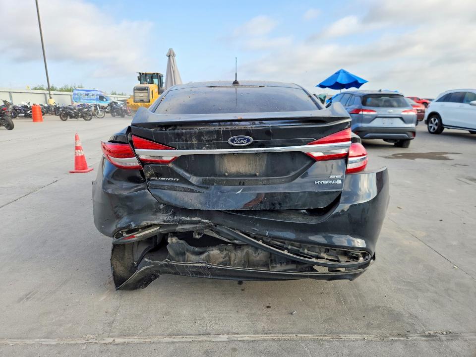 Zdjęcie 6 z aukcji – 2017 FORD FUSION z VIN 3FA6P0LU8HR400149