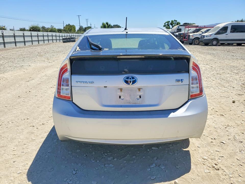 Photo 6 from auction – 2015 TOYOTA PRIUS with VIN JTDKN3DU8F0485263