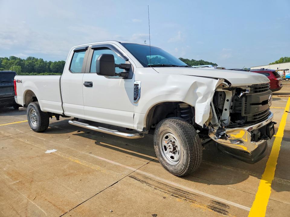 Photo 4 from auction – 2017 FORD F250 with VIN 1FT7X2B66HEC19549