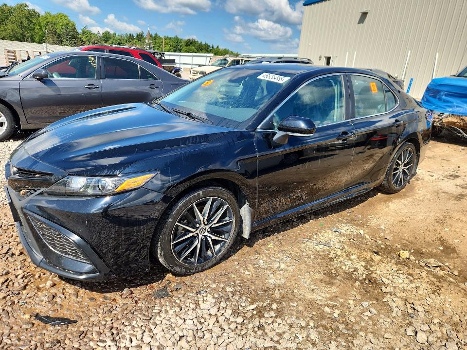TOYOTA CAMRY 2022 with VIN 4T1G11BK5NU069536 - Photo from auction