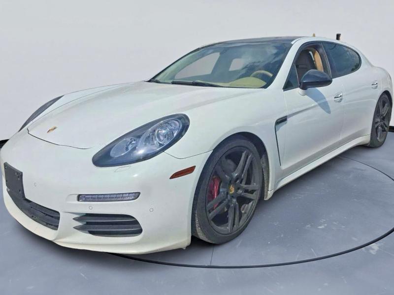 2015 PORSCHE PANAMERA