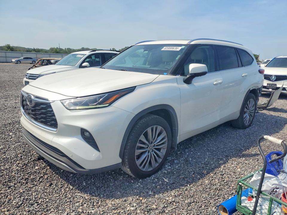 TOYOTA HIGHLANDER 2020 with VIN 5TDFZRBH3LS019571 - Photo from auction