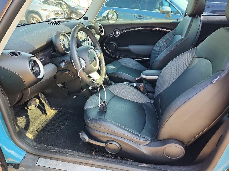 Photo 7 from auction – 2008 MINI COOPER with VIN WMWMF33558TT68190