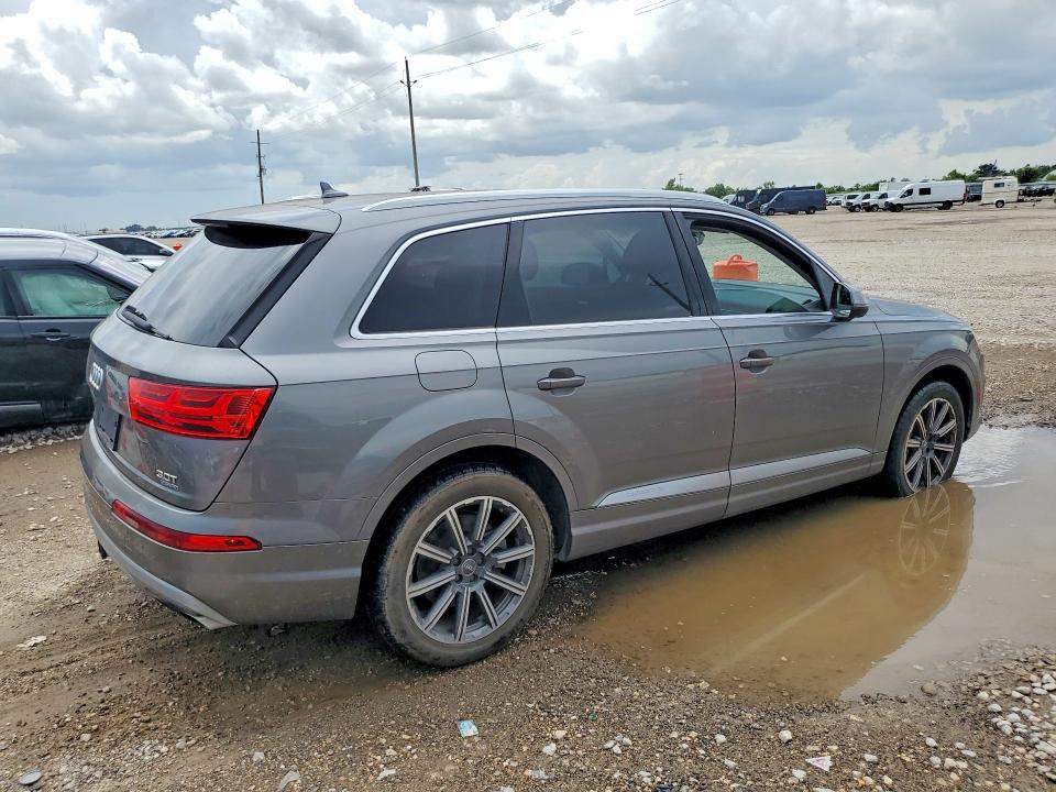 Photo 3 from auction – 2017 AUDI Q7 with VIN WA1LAAF75HD000370