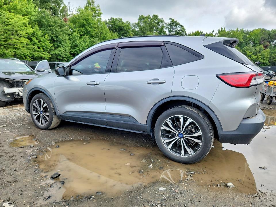 Photo 2 from auction – 2021 FORD ESCAPE with VIN 1FMCU9BZ0MUB12096