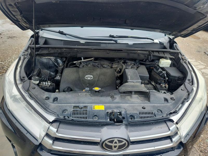 Photo 12 from auction – 2017 TOYOTA HIGHLANDER with VIN 5TDJZRFH9HS449570