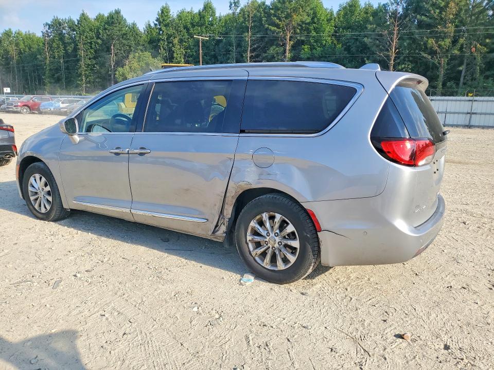 Photo 2 from auction – 2018 CHRYSLER PACIFICA with VIN 2C4RC1BG2JR112255