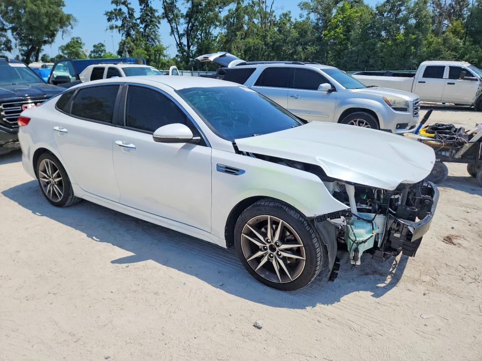 Снимка 4 от търг – 2016 KIA OPTIMA с VIN 5XXGU4L39GG078317