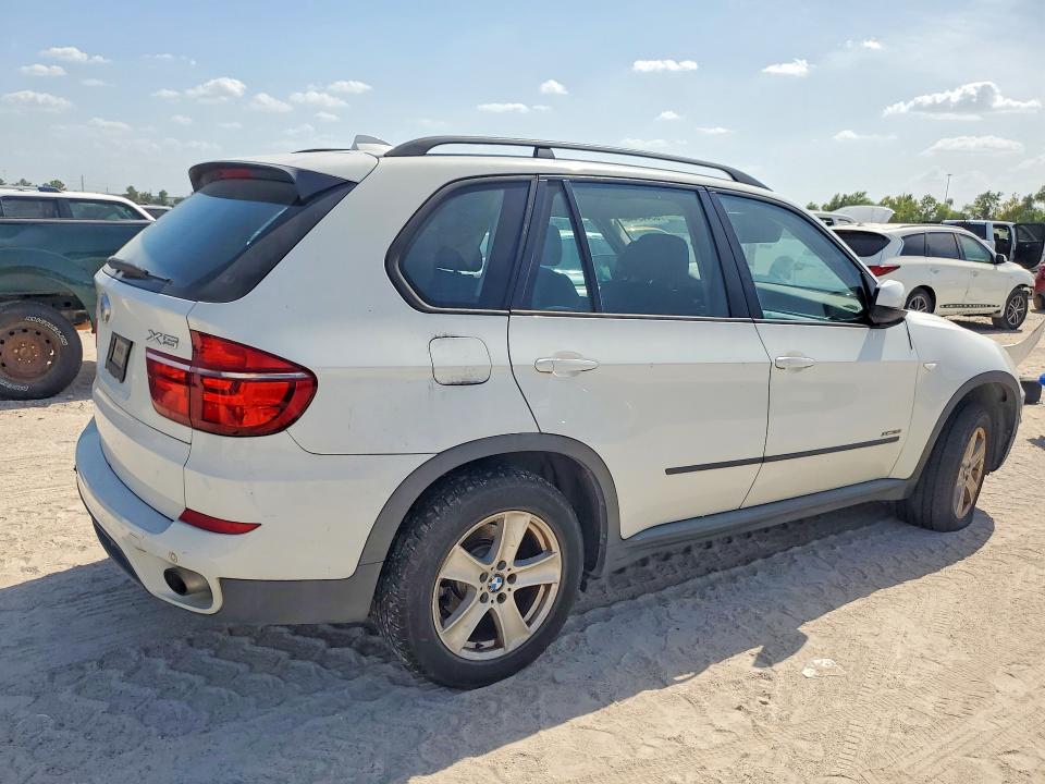 Foto 3 de la subasta – 2012 BMW X5 con VIN 5UXZV4C55CL752978