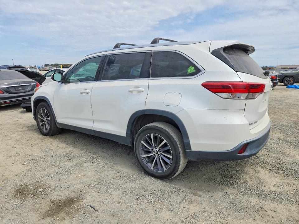 Photo 2 from auction – 2019 TOYOTA HIGHLANDER with VIN 5TDKZRFH0KS307491