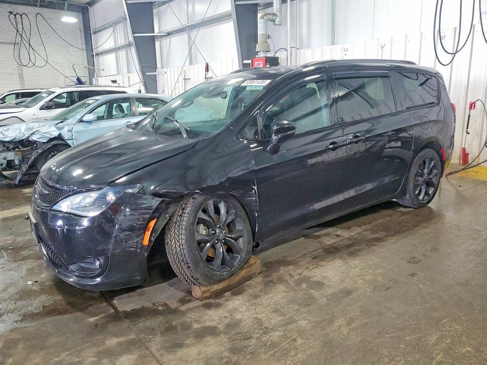 CHRYSLER PACIFICA 2019 with VIN 2C4RC1GG7KR714000 - Photo from auction