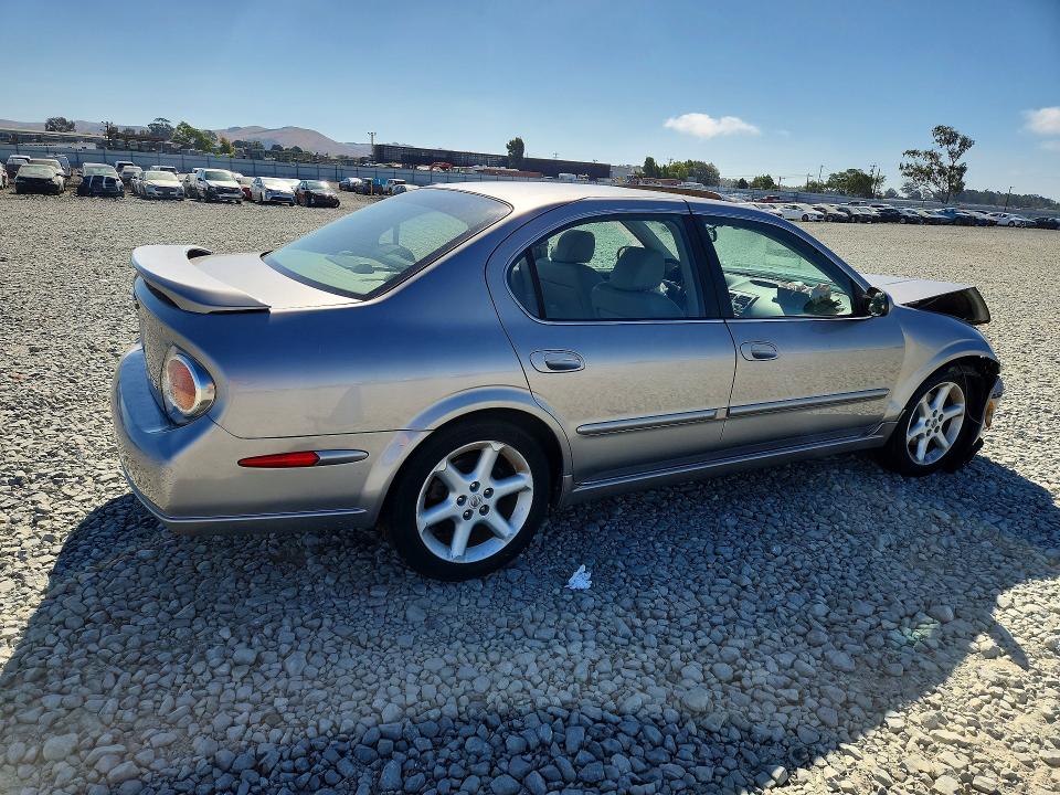 Photo 3 from auction – 2002 NISSAN MAXIMA with VIN JN1DA31D92T448646