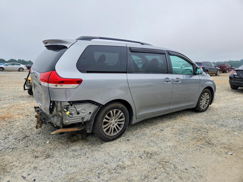 Photo 3 from auction – 2013 TOYOTA SIENNA with VIN 5TDYK3DC5DS340654