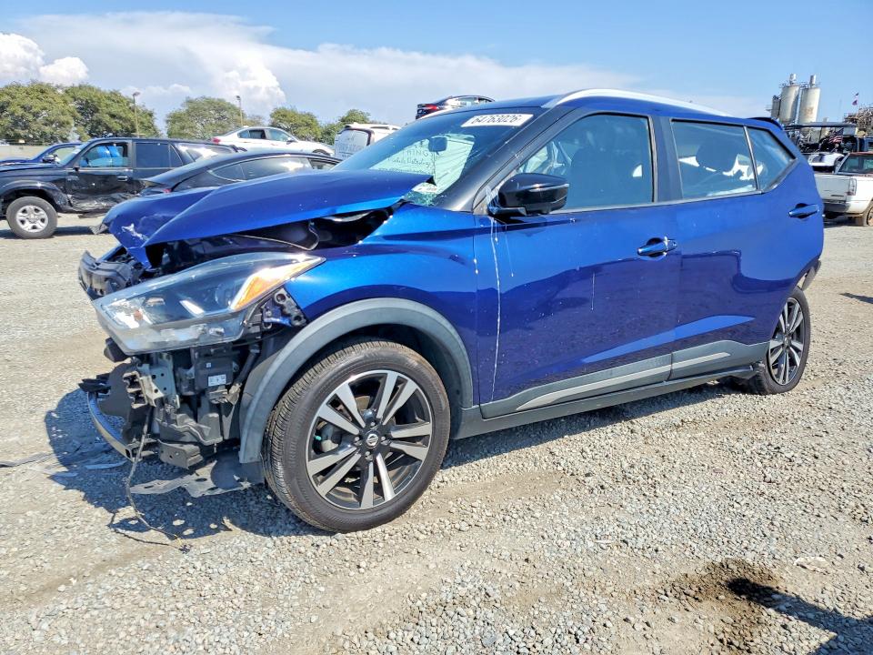 NISSAN KICKS 2019 with VIN 3N1CP5CUXKL482988 - Photo from auction