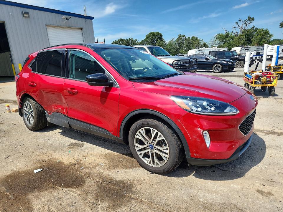 Photo 4 from auction – 2022 FORD ESCAPE with VIN 1FMCU0H68NUB60777