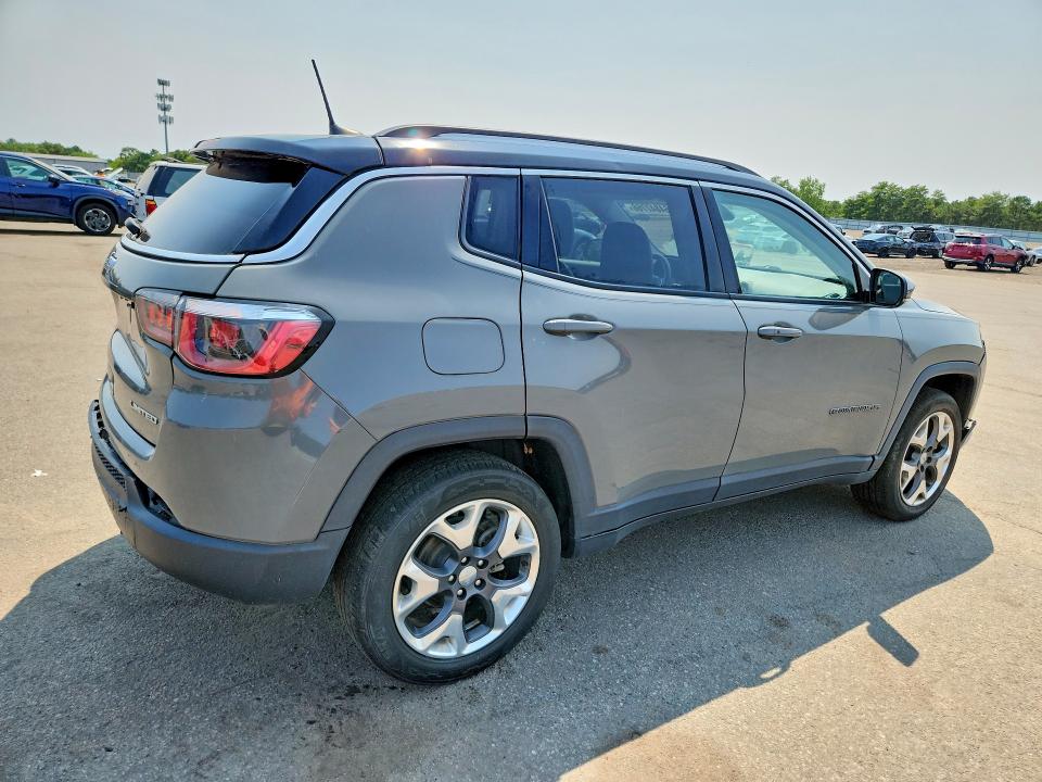 Photo 3 from auction – 2019 JEEP COMPASS with VIN 3C4NJDCB1KT673053