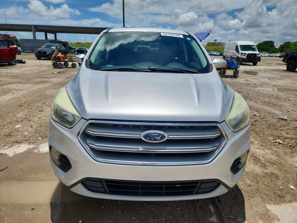 Photo 5 from auction – 2017 FORD ESCAPE with VIN 1FMCU9G95HUD44661
