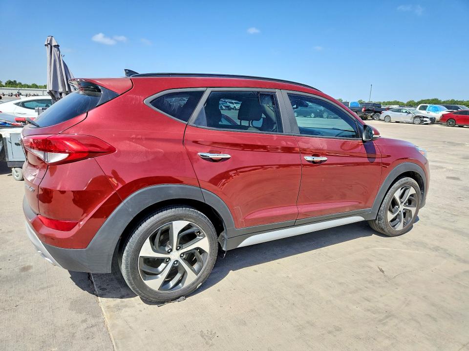 Photo 3 from auction – 2018 HYUNDAI TUCSON with VIN KM8J33A23JU790607