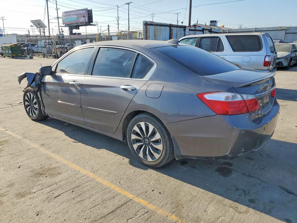 Photo 2 from auction – 2015 HONDA ACCORD with VIN 1HGCR6F74FA009959