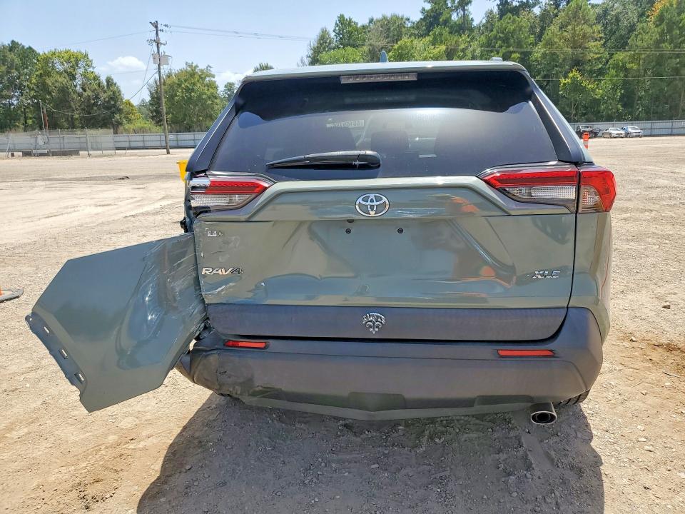Photo 6 from auction – 2021 TOYOTA RAV4 with VIN 2T3W1RFV4MC091954