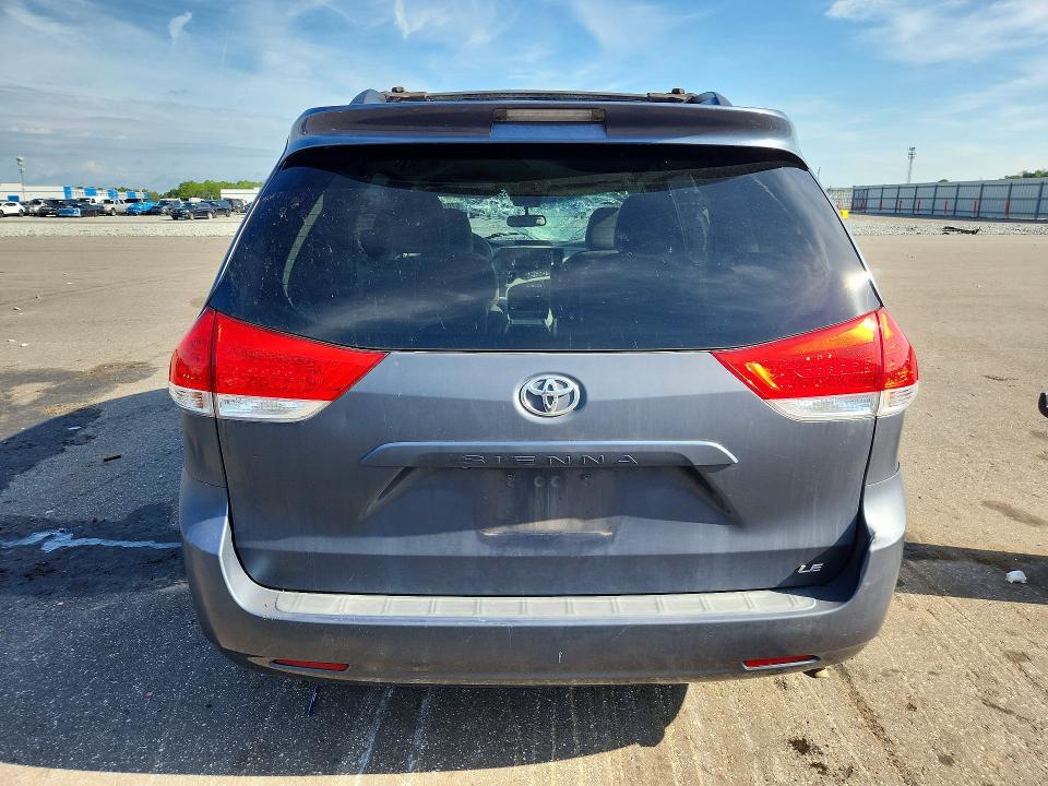 Photo 6 from auction – 2014 TOYOTA SIENNA with VIN 5TDKK3DCXES420510