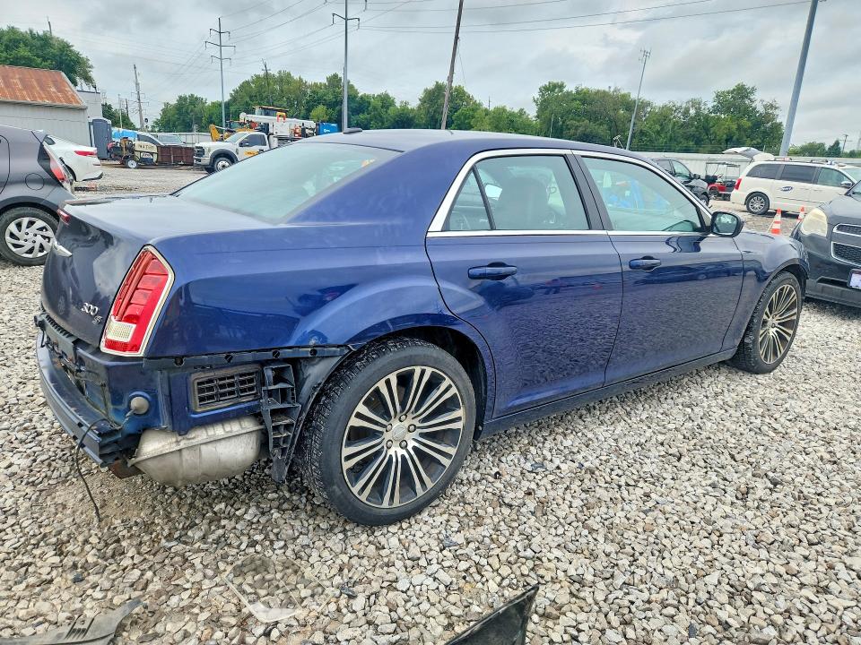 Photo 3 from auction – 2013 CHRYSLER 300 with VIN 2C3CCABG3DH703294