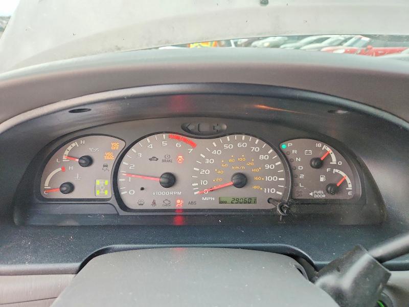 Photo 9 from auction – 2002 TOYOTA SEQUOIA with VIN 5TDBT44A52S059815